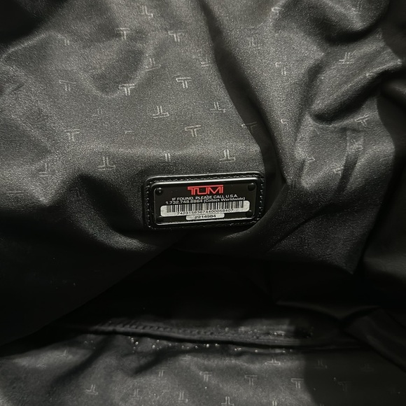 TUMI - Picture 9 of 9